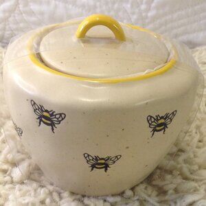 NOS 2020 Spectrum Designz Barney Bee Sugar/Honey Bowl w/lid Cabincore Bee Keeper